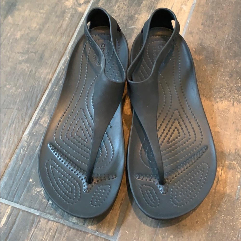 Crocs• Size 8• black